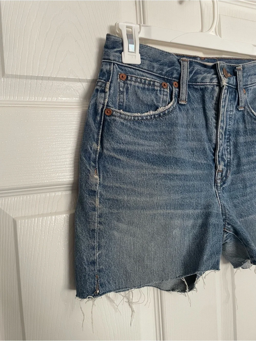 Madewell Women’s size 24 Classic Straight Jean Denim Cutoff Shorts - Blue